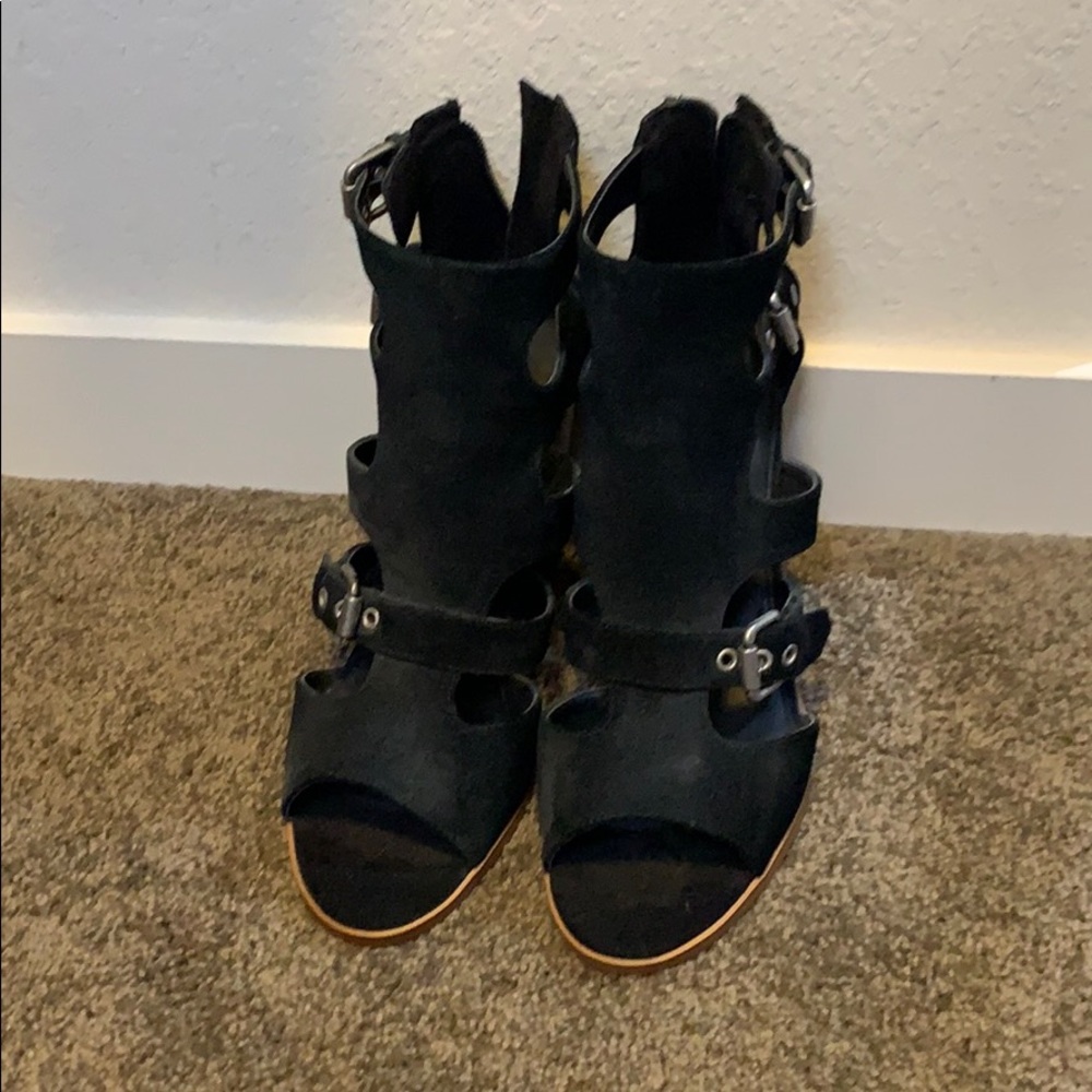 NWOT back shade peep toe booties